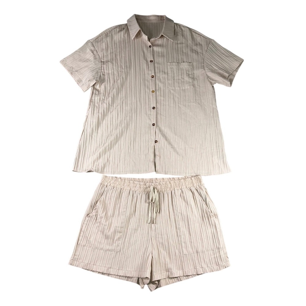 Women 2 Pc Set 2XL Shorts and Button Up Shirt Relaxed Textured Vacation Resort